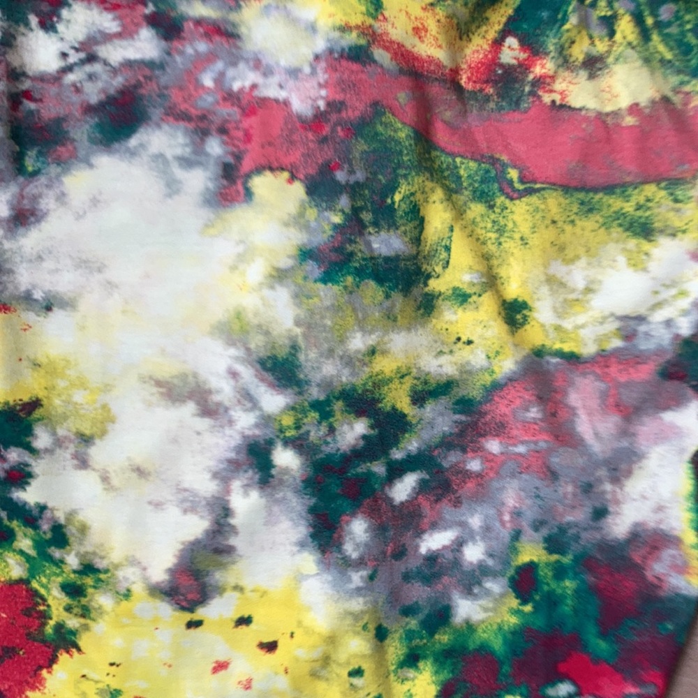 Arabella top twist back bright tie dye like print top size 2X - Picture 6 of 17